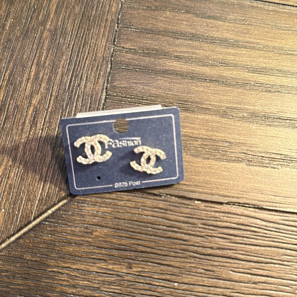 Double C earrings in diamond and silver